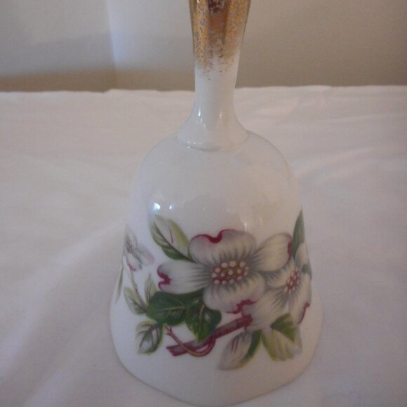 Lugene's Other - Vintage Lugenes Japan Dogwood Floral Bell